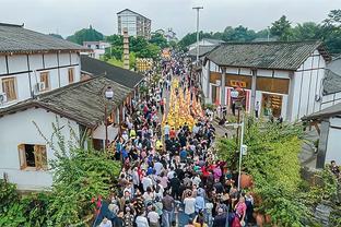 能担大任！雷吉16中0&三分8中5 贡献全队最高25分外加2板6助